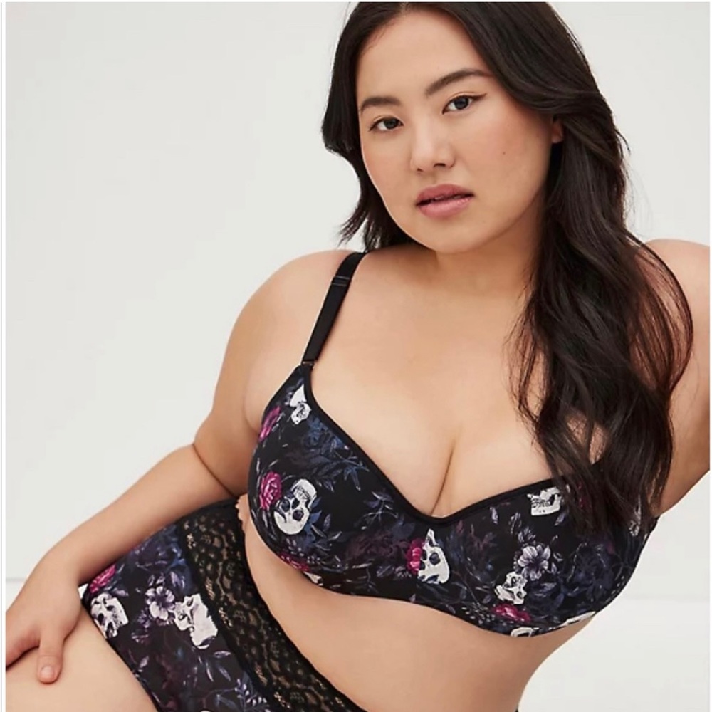 Bra-skull Black 360 Smooth Torrid Bra 44B NEW